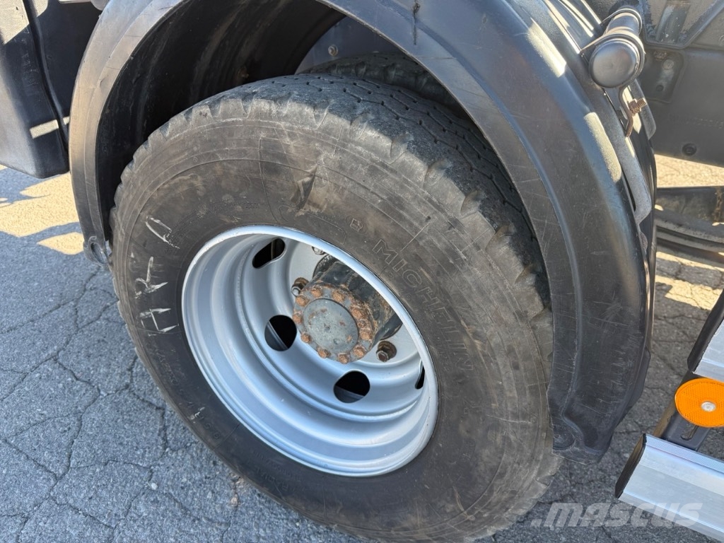 Renault 220 DCI Camion ampliroll