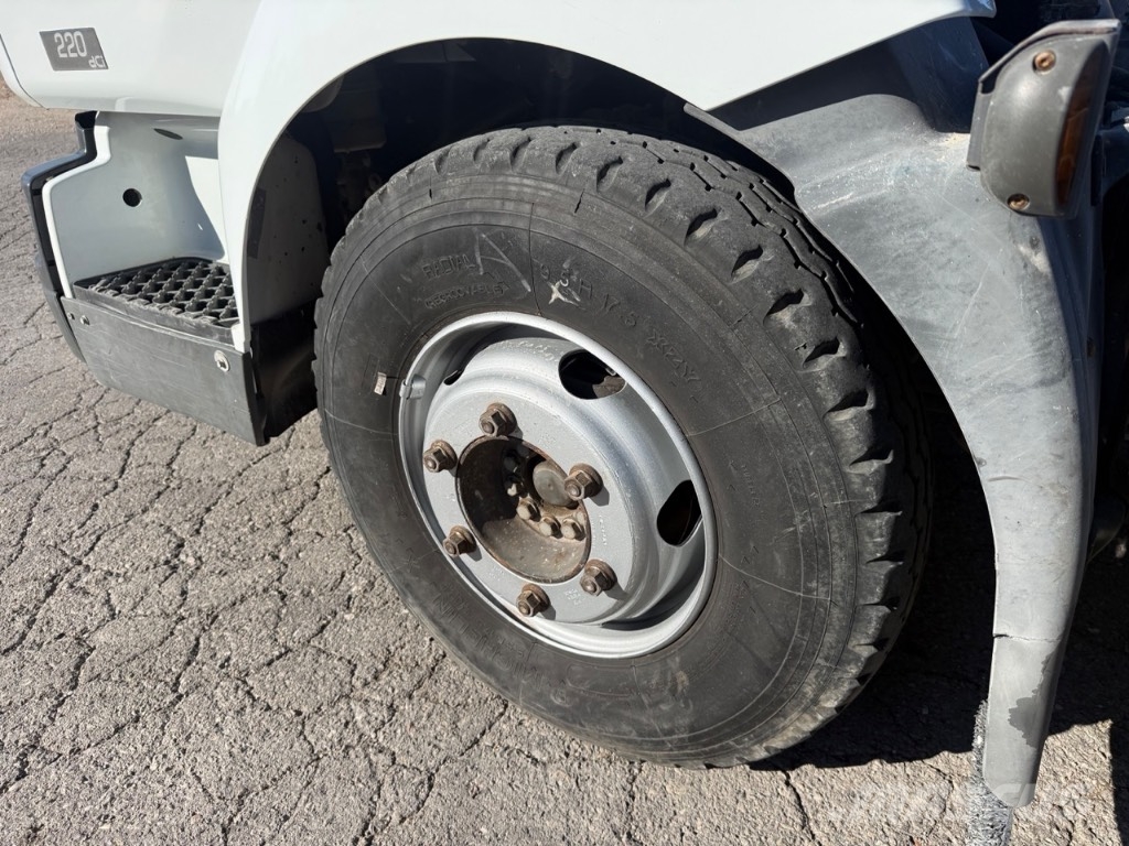 Renault 220 DCI Camion ampliroll