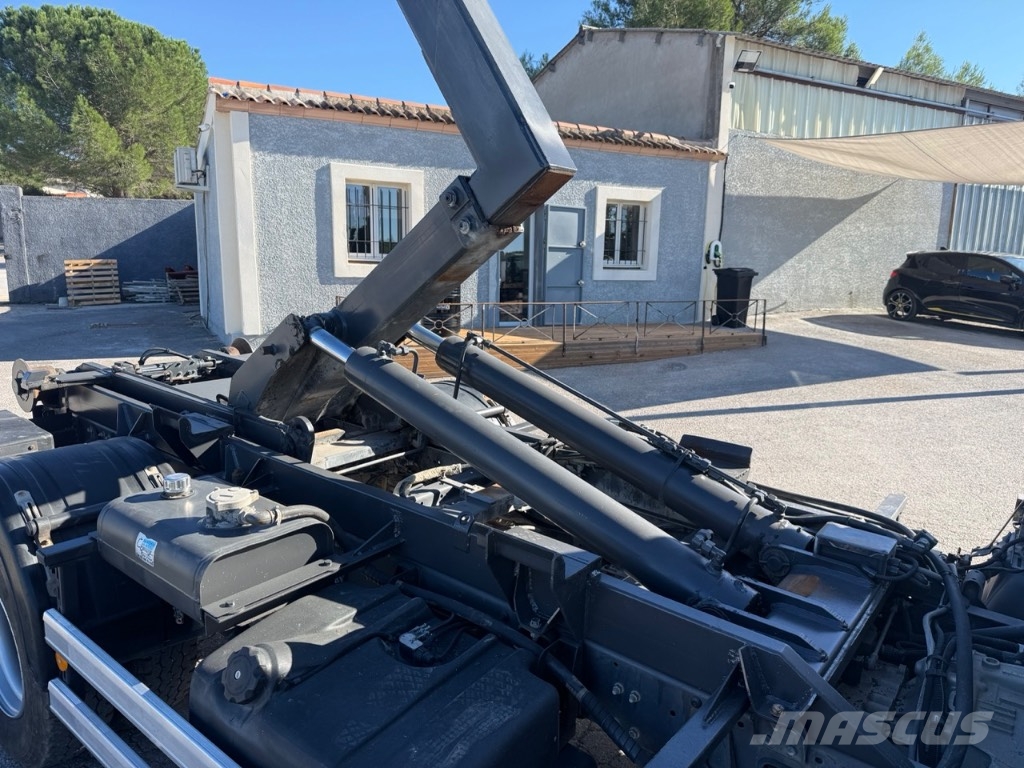 Renault 220 DCI Camion ampliroll