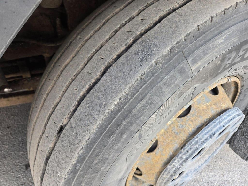 Volvo FM12 380 6X2 كاسحات جليد
