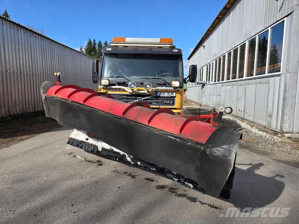 Volvo FM12 380 6X2 كاسحات جليد