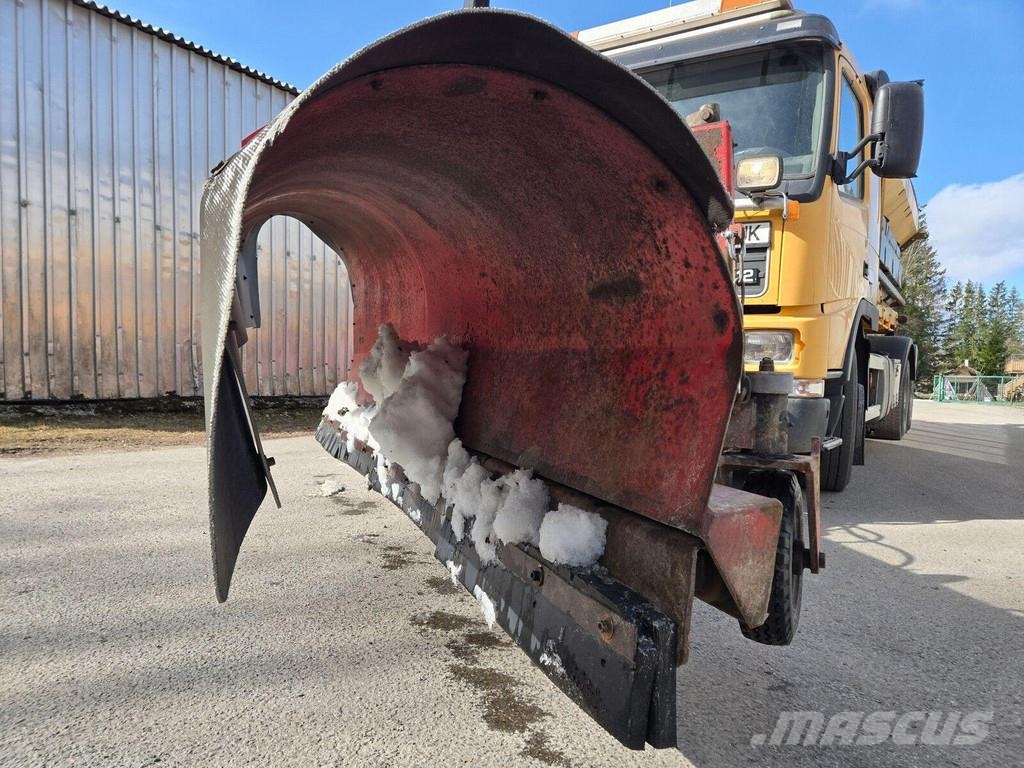 Volvo FM12 380 6X2 كاسحات جليد