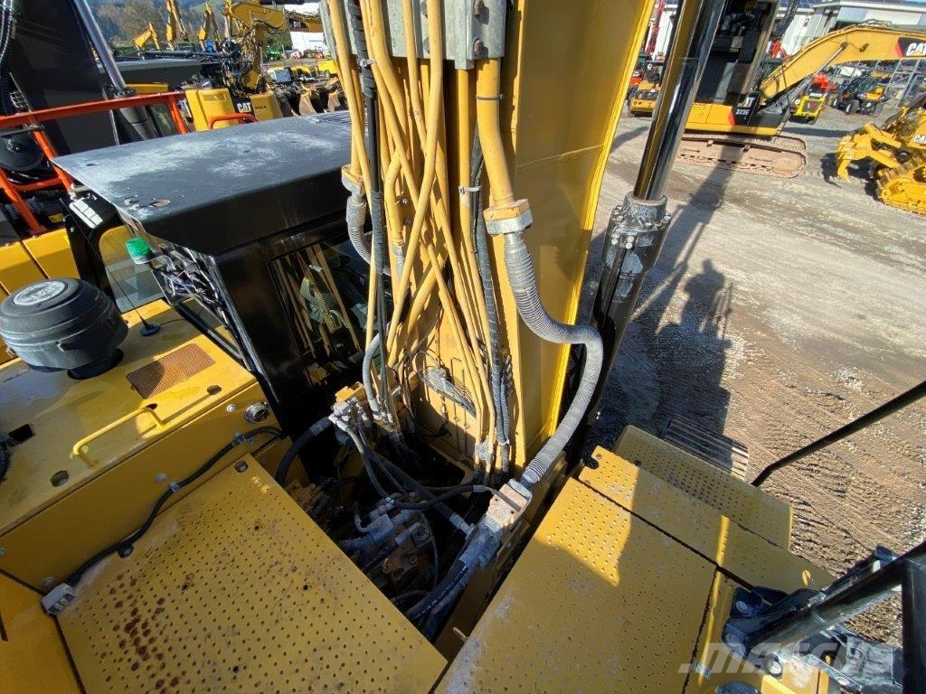 CAT 330FLN Mono-Ausleger OilQuick OQ80 Bageri guseničari