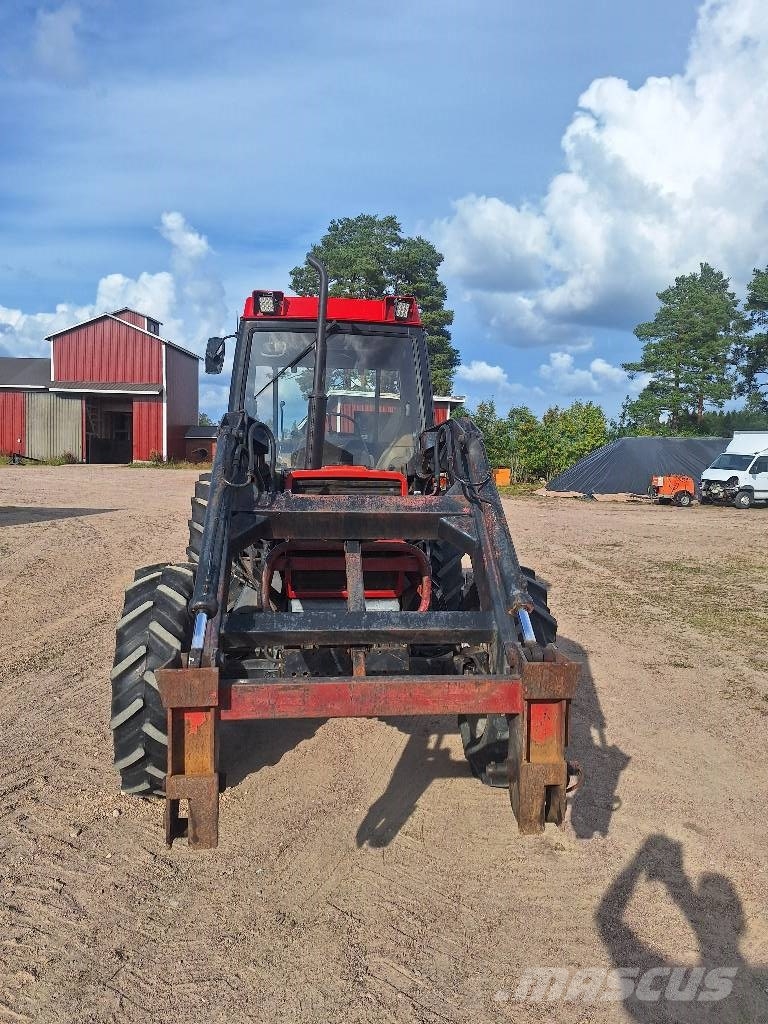 Case IH 885 XL Трактори