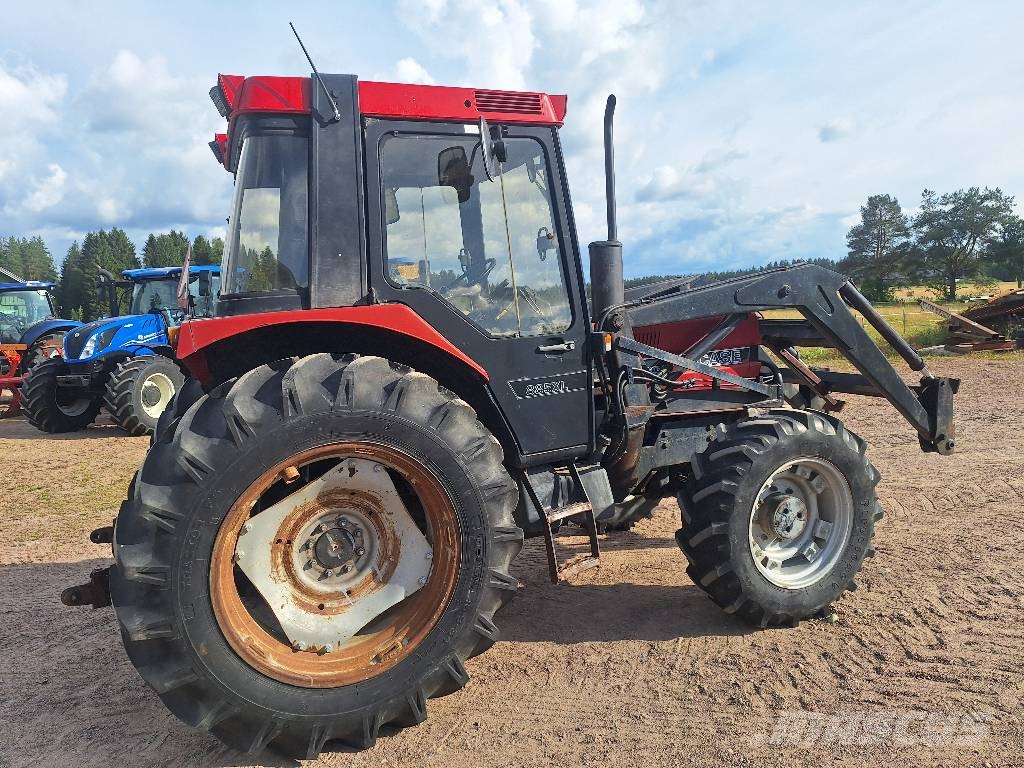 Case IH 885 XL Трактори