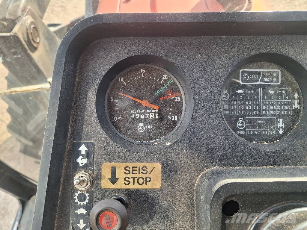 Case IH 885 XL Трактори