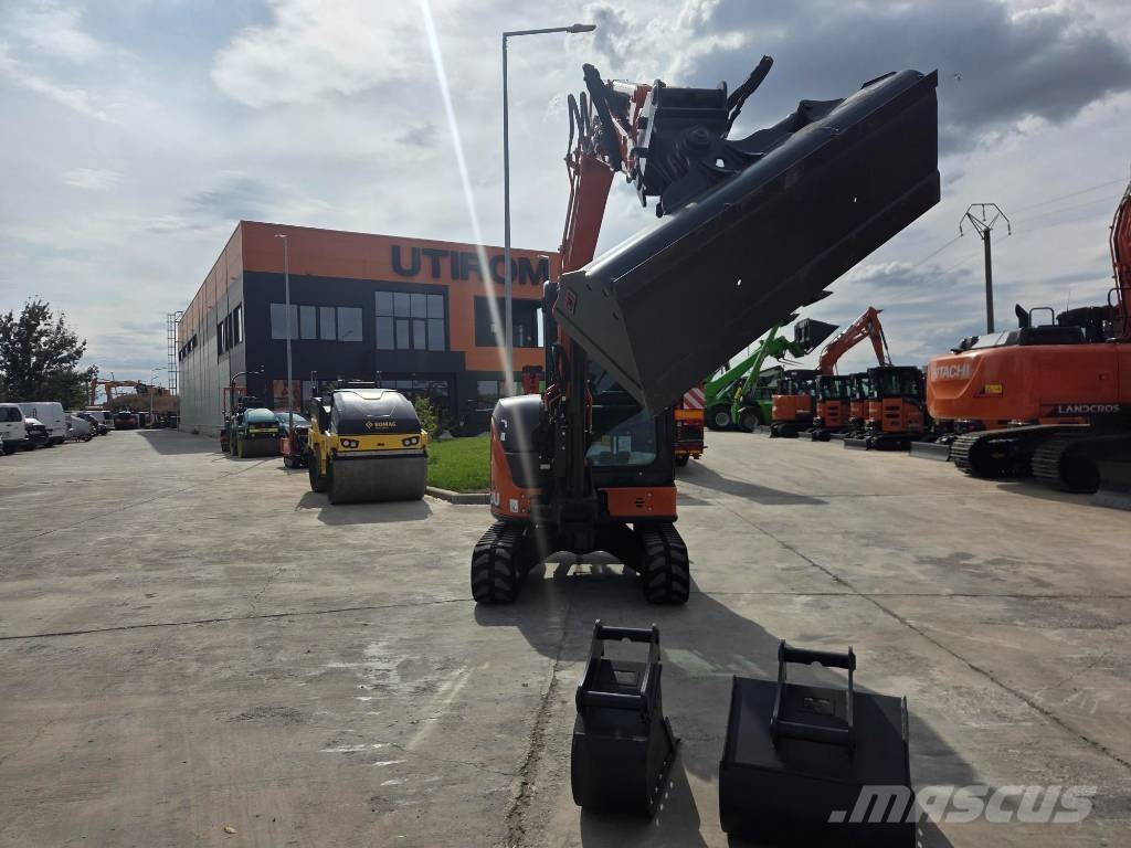 Hitachi ZX 33 U-6, 2023, 1.336h, Quick coupler+3 buckets Minibagger < 7t