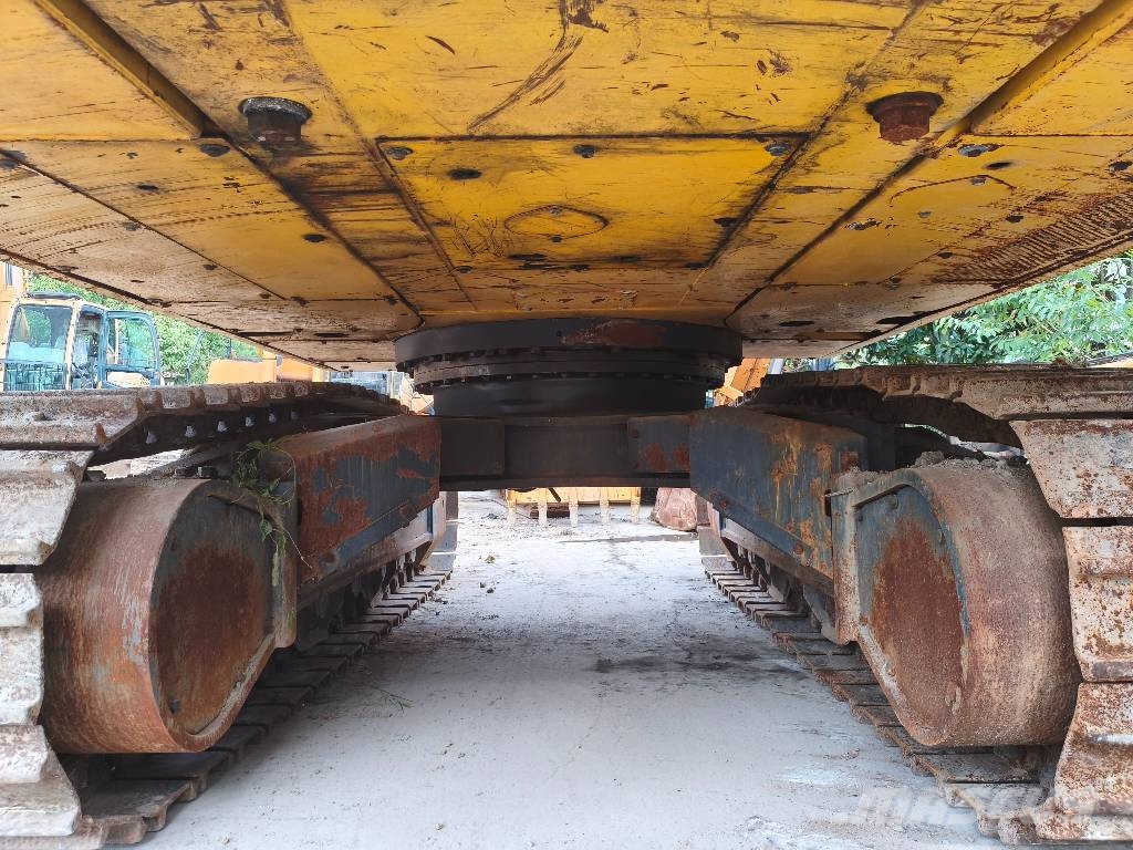 Komatsu PC 450-8 대형 굴삭기 29톤 이상