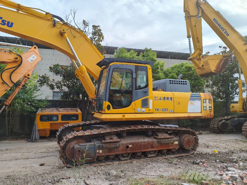 Komatsu PC 450-8 대형 굴삭기 29톤 이상
