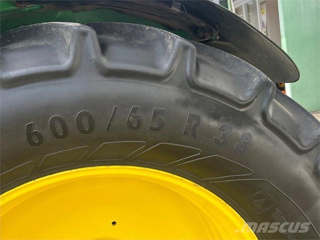 John Deere 6100MC Tractors