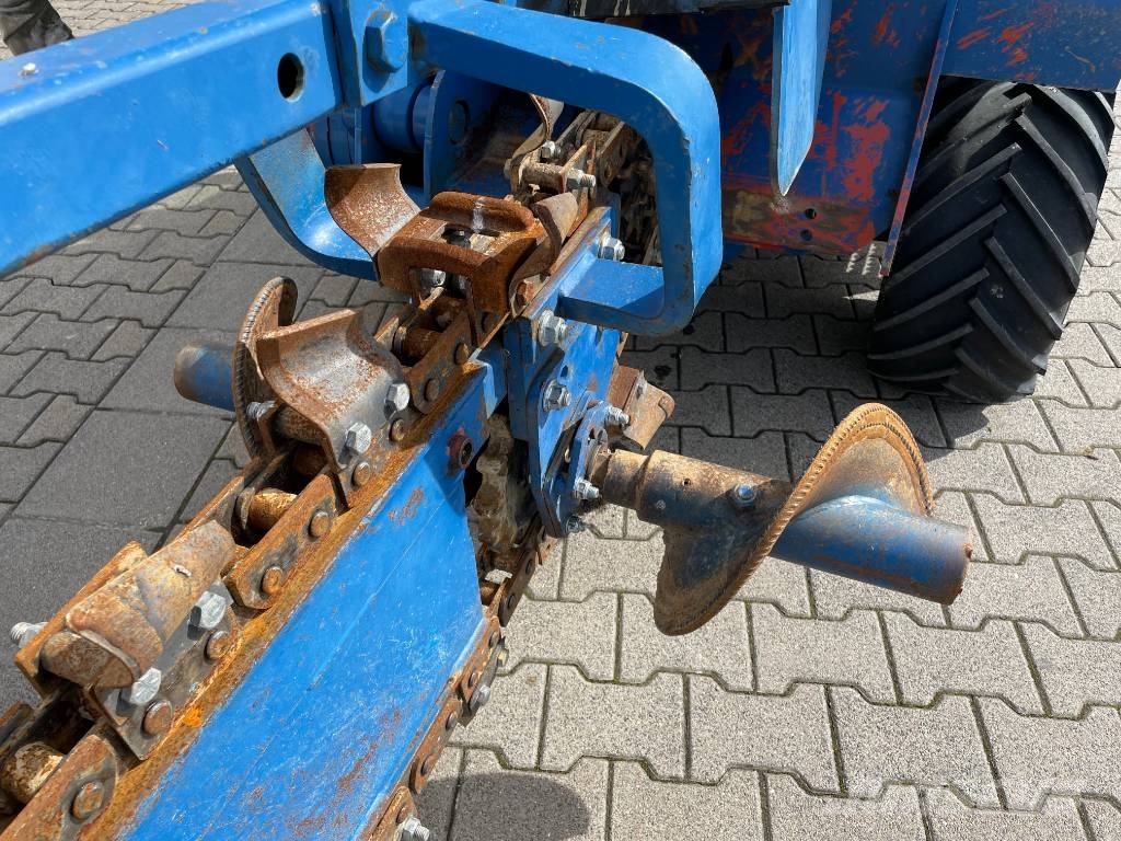 Ditch Witch 3700 DD 掘溝機
