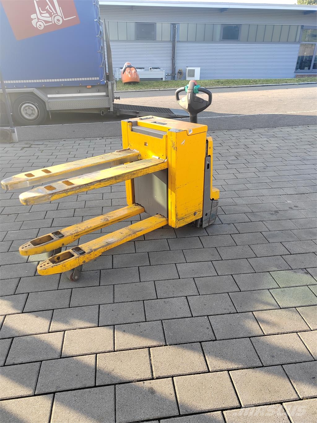 Jungheinrich EJE C20 Pedestrian stackers