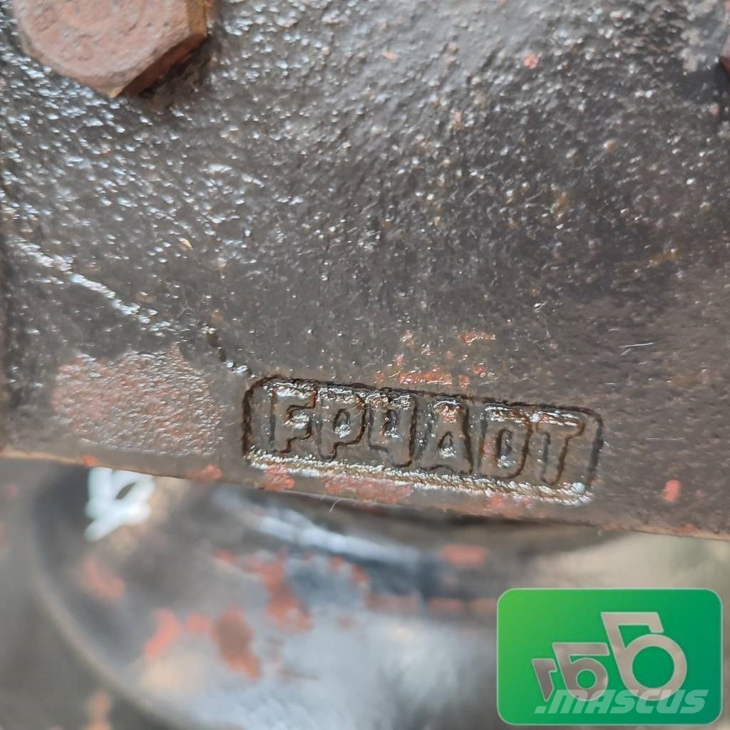 New Holland TS 115 Final drive Steering knuckle Hub Axle shaft Váltók