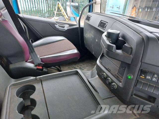 Volvo FMX 420 Tipper trucks