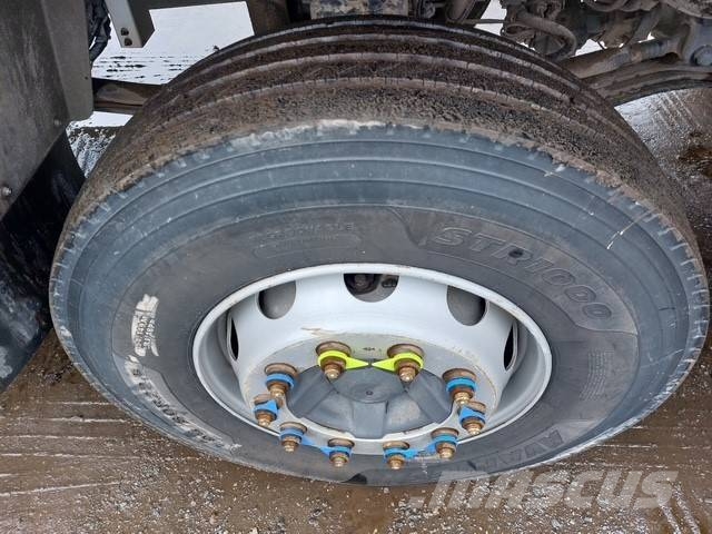 Volvo FMX 420 Tipper trucks