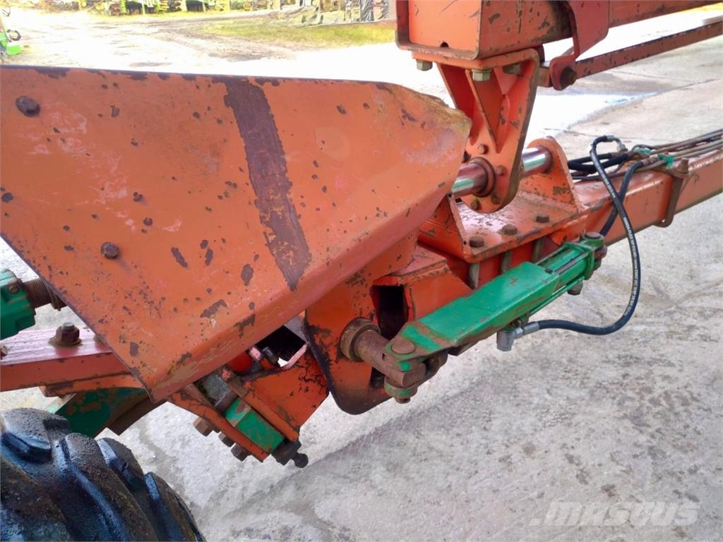 Kverneland PB 100 Plows