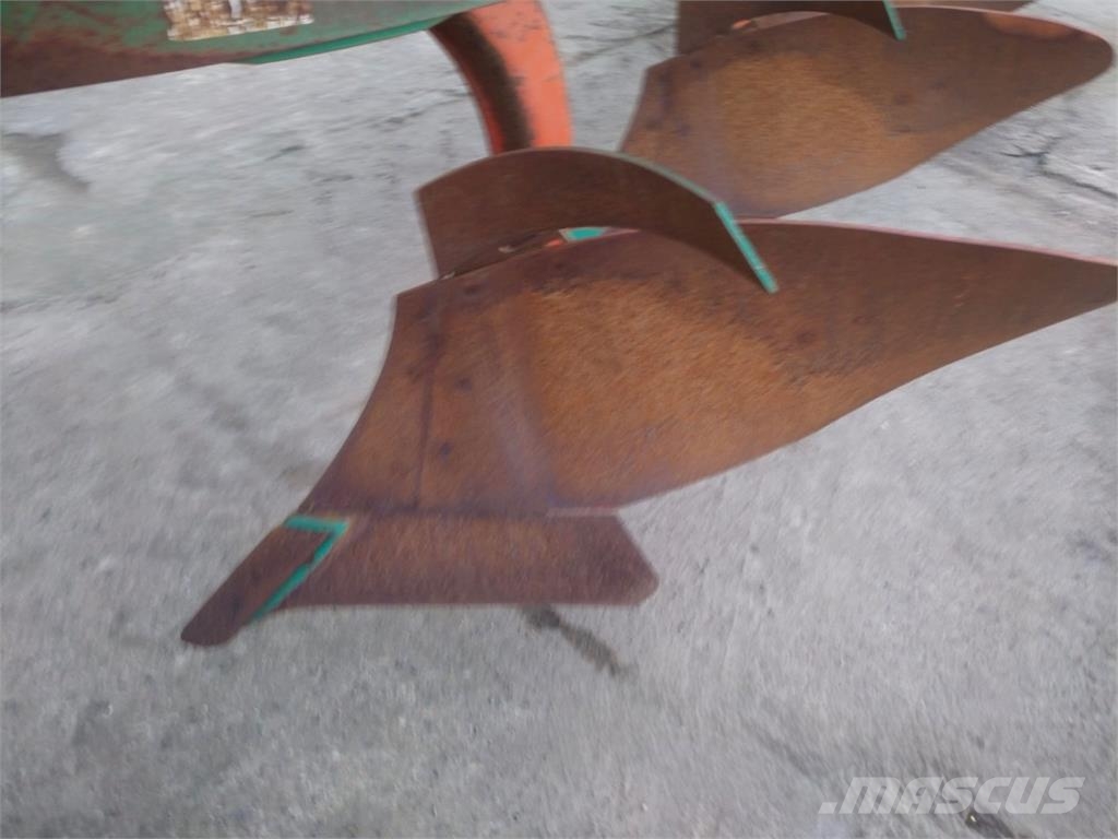 Kverneland PB 100 Plows