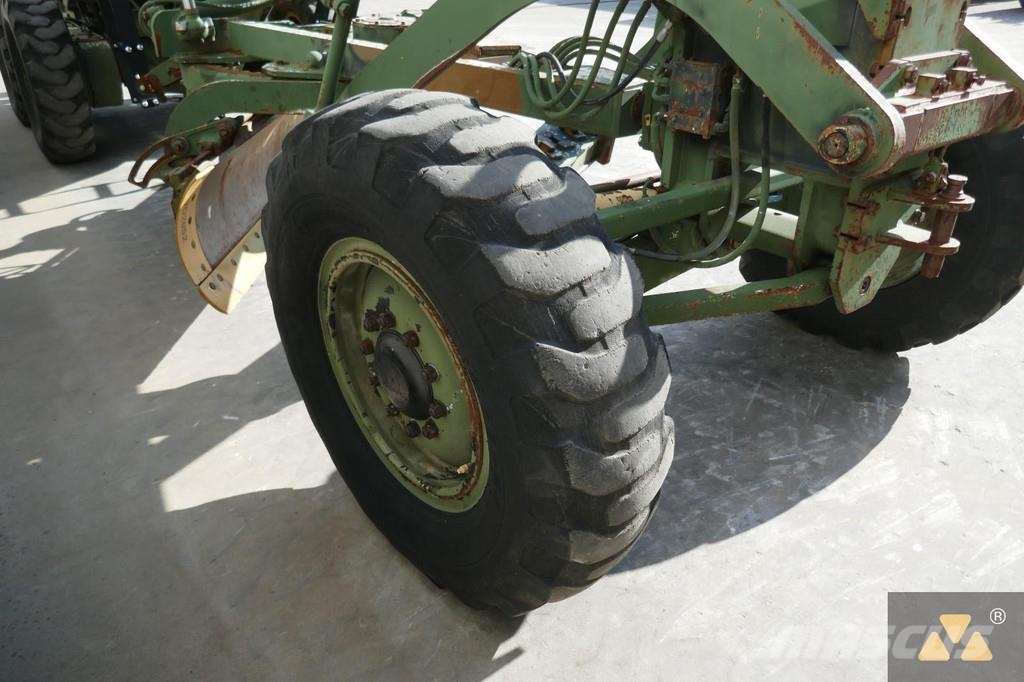 CAT 130G Ex-army Greiderid