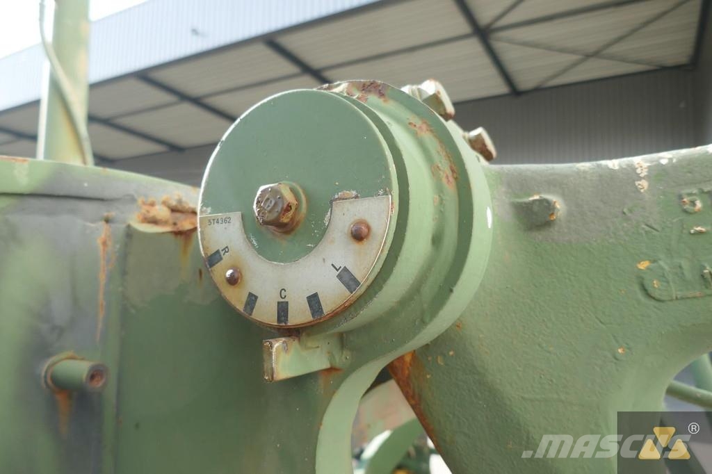 CAT 130G Ex-army Greiderid