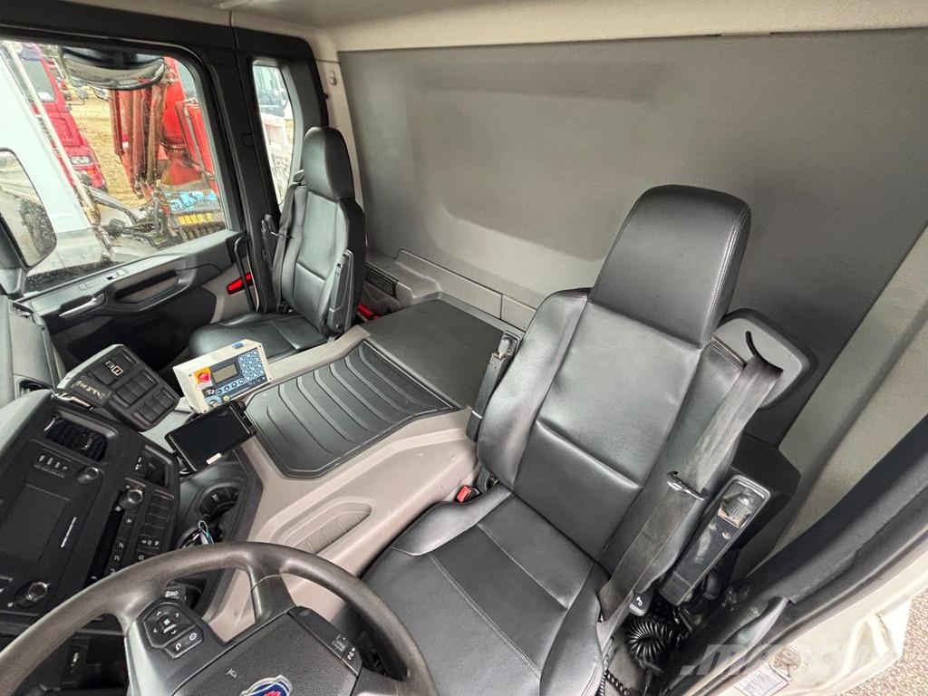 Scania P360 6x2*4 EURO6 + WINCH + NORBA PRESS Камиони за отпадъци