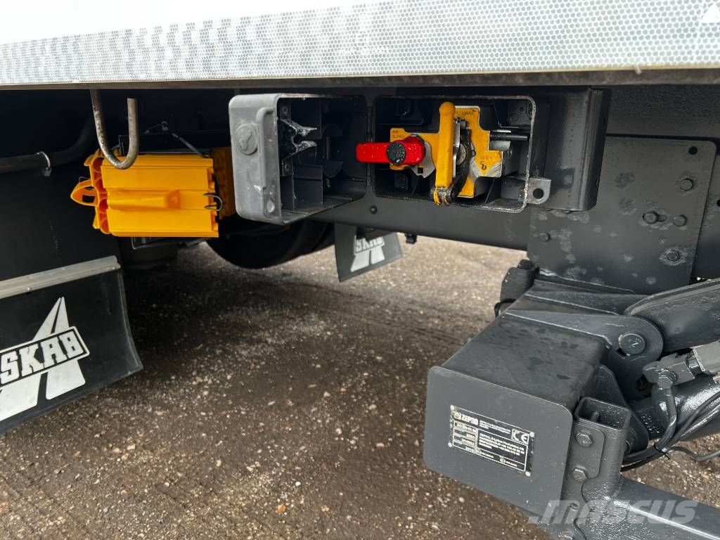 Scania R520LB6X2HNB EURO6, ADR+PTO,Retarder,full air Camiones con caja de remolque