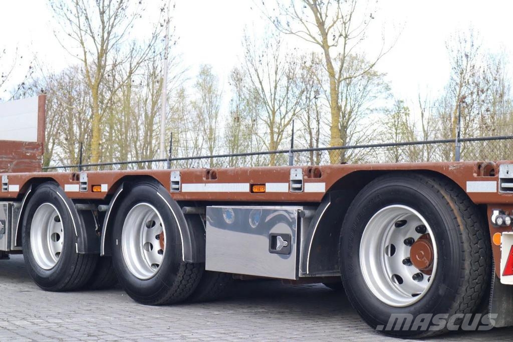 HRD STLM 3N | 3-AXLE | SLIDING RAMPS | STEER & LIFT AX Zemie treileri