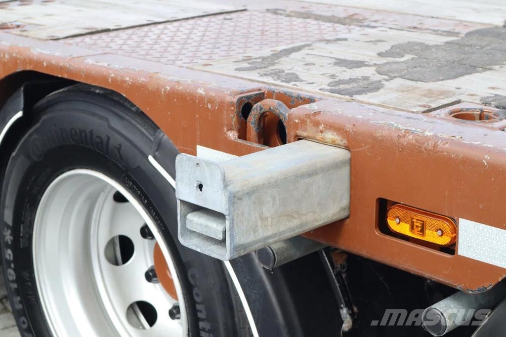 HRD STLM 3N | 3-AXLE | SLIDING RAMPS | STEER & LIFT AX Zemie treileri