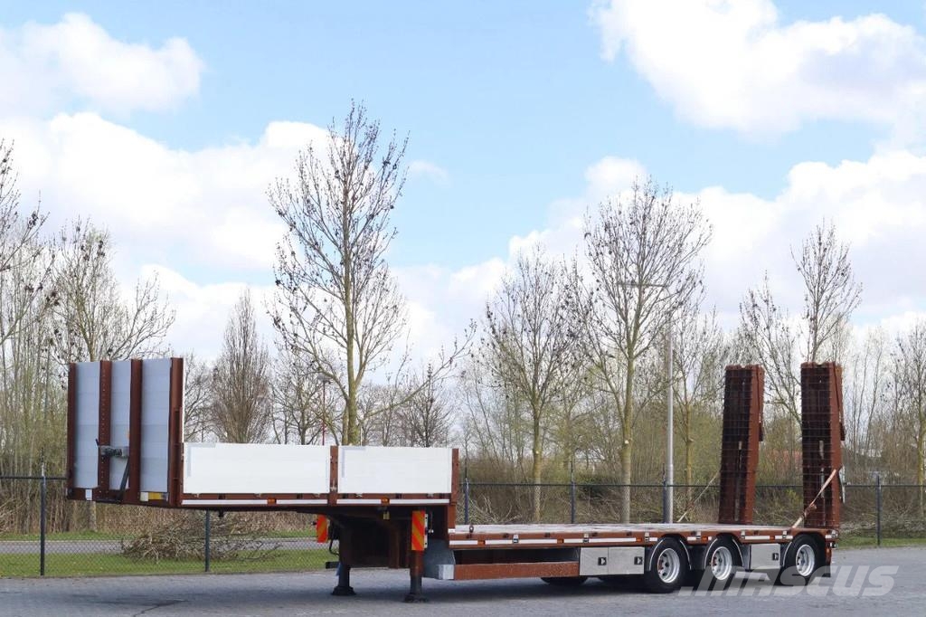 HRD STLM 3N | 3-AXLE | SLIDING RAMPS | STEER & LIFT AX Zemie treileri