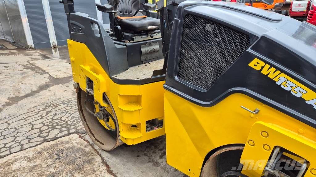 Bomag BW 135 AD-5 - 2016 YEAR - 1175 WORKING HOURS Котки тротуарні