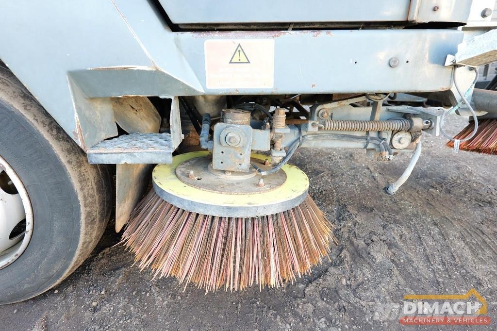 Ravo 540 NL machine - camera - sweeper suction - hydrau Barredora fregadora combinada