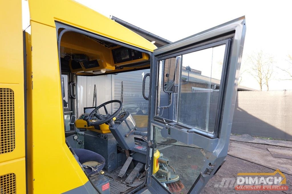 Ravo 540 NL machine - camera - sweeper suction - hydrau Barredora fregadora combinada