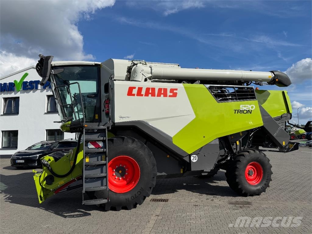 CLAAS TRION 520 inkl. V620 Mietitrebbiatrici