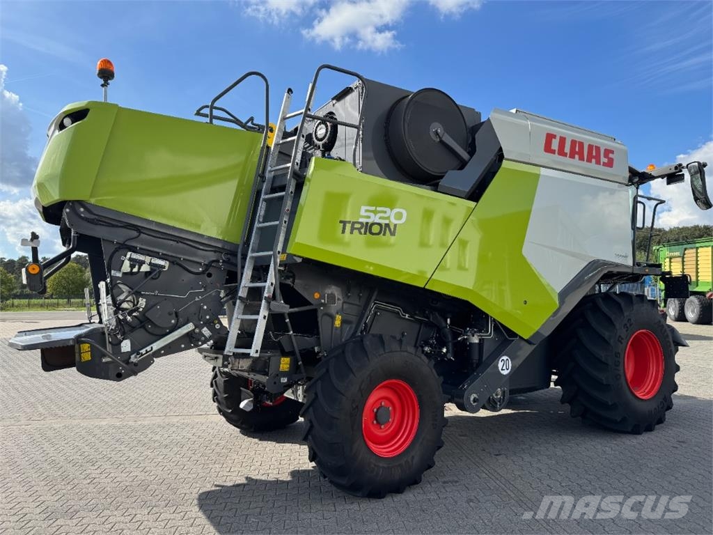 CLAAS TRION 520 inkl. V620 Mietitrebbiatrici