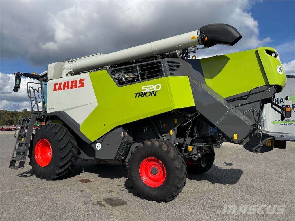 CLAAS TRION 520 inkl. V620 Mietitrebbiatrici
