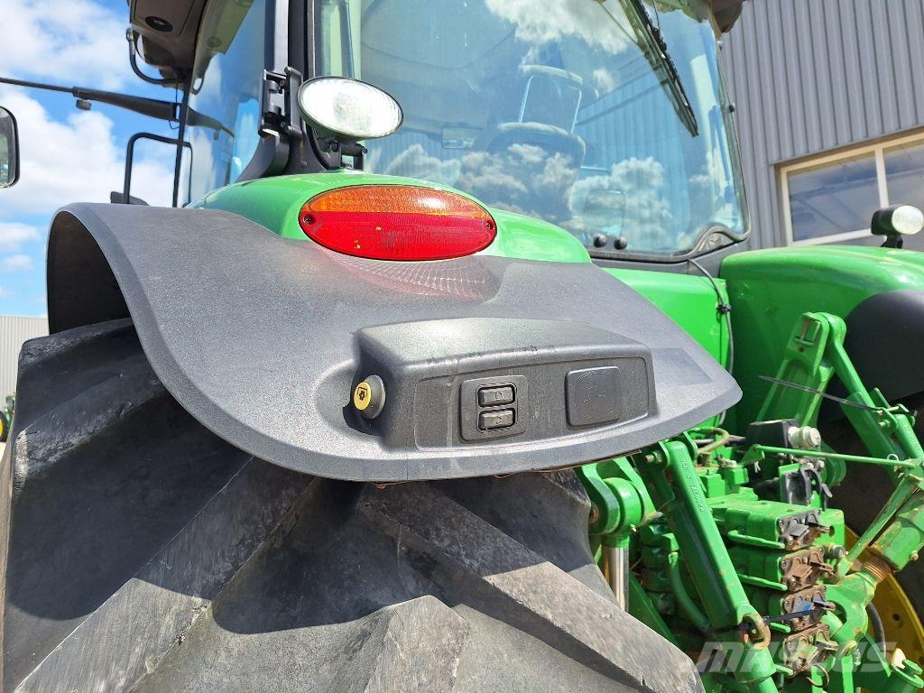 John Deere 7230 R Tractors