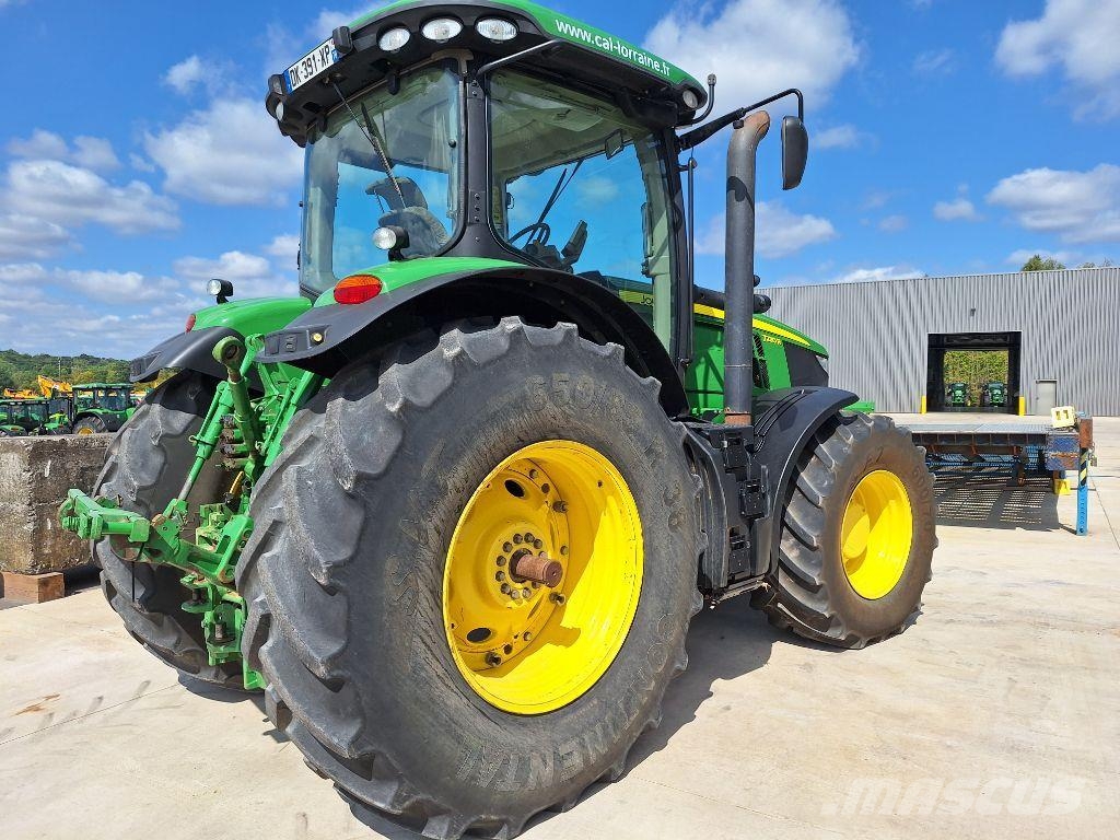 John Deere 7230 R Tractors