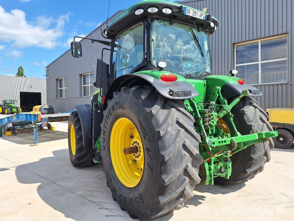 John Deere 7230 R Tractors