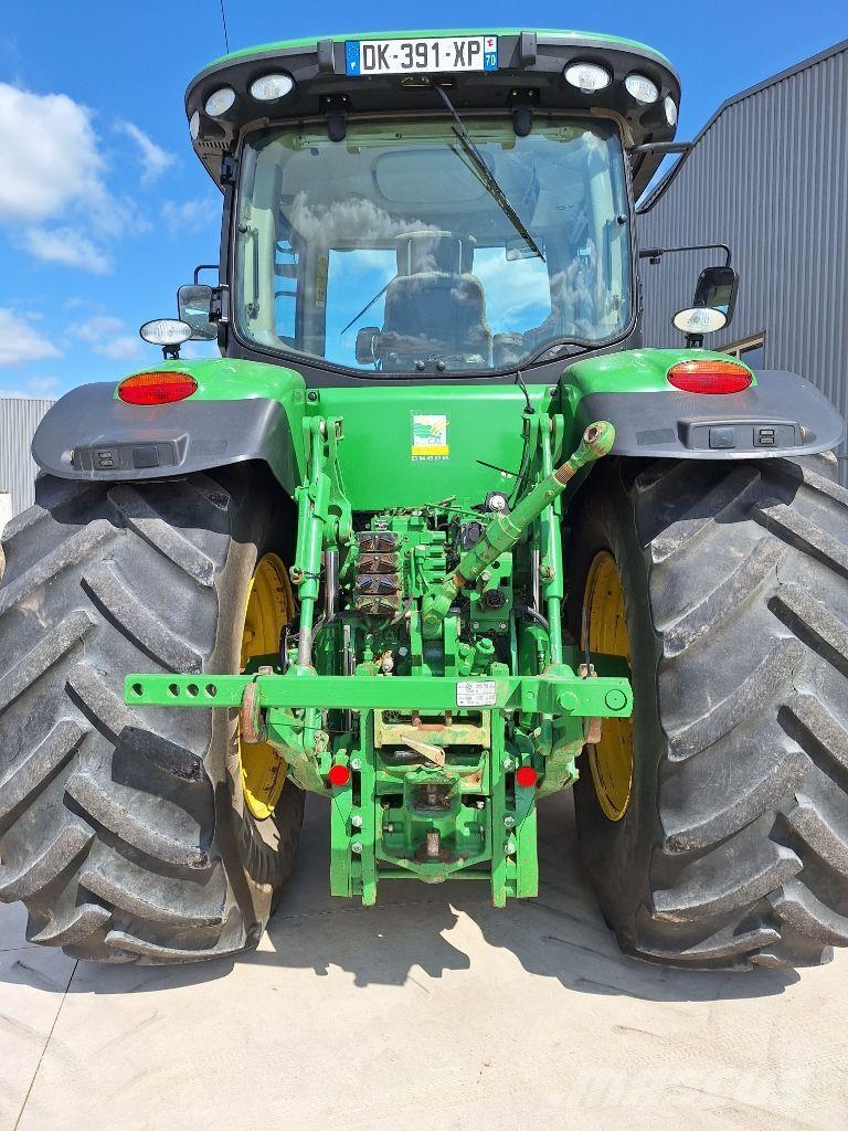John Deere 7230 R Tractors