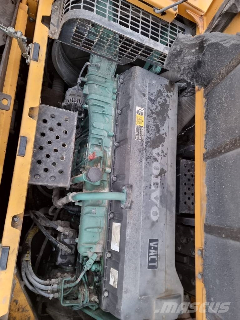 Volvo EC 700 B LC Roomikekskavaatorid