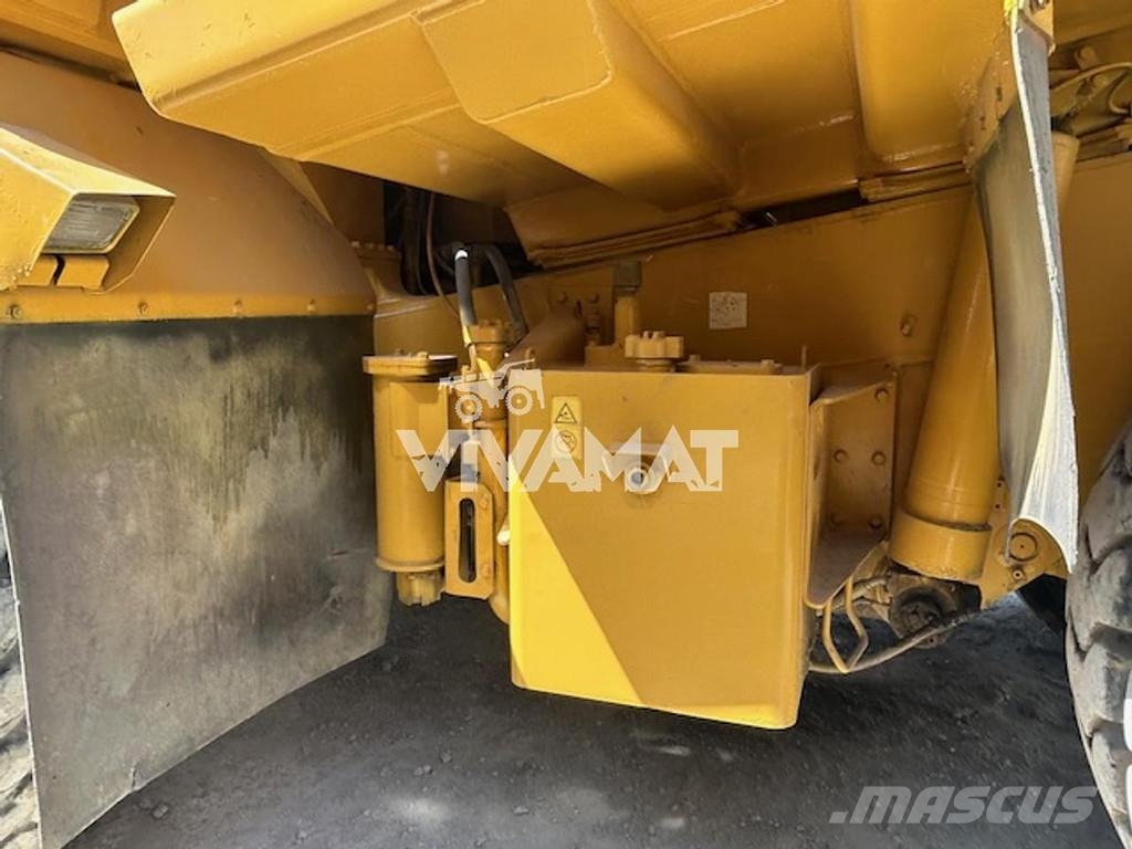 Komatsu HD325-6KE Dumpere