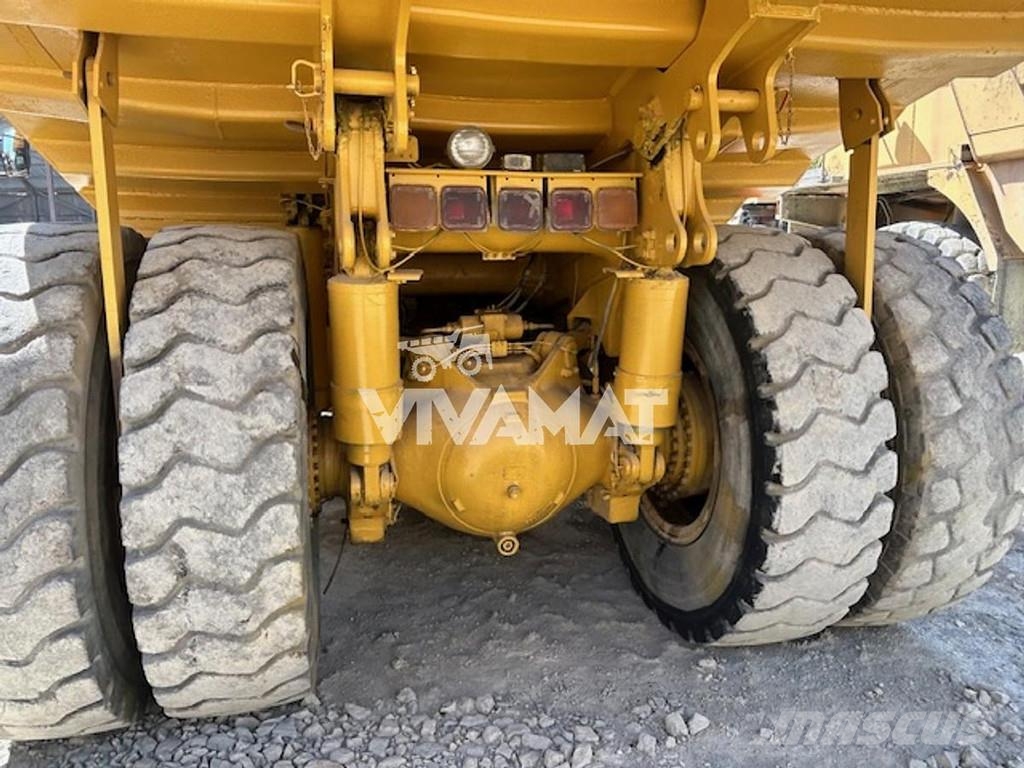 Komatsu HD325-6KE Dumpere