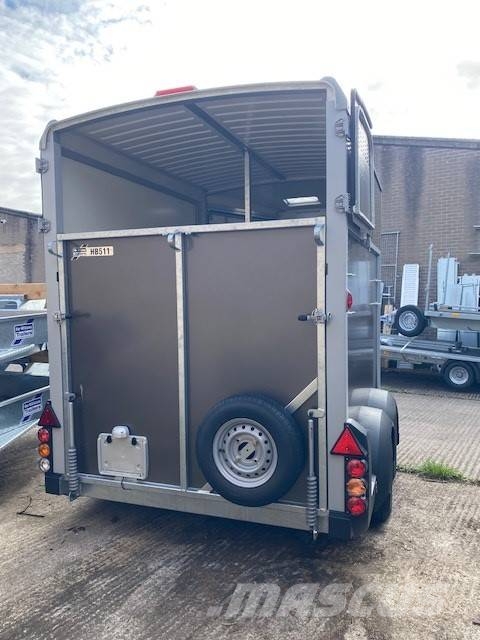Ifor Williams HB 511 Prikolice za prevoz živine