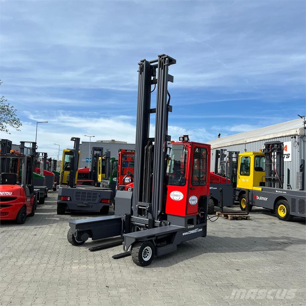 Combilift [UltraForklifts] C4000  *9.3m Triplex 4-veis truck