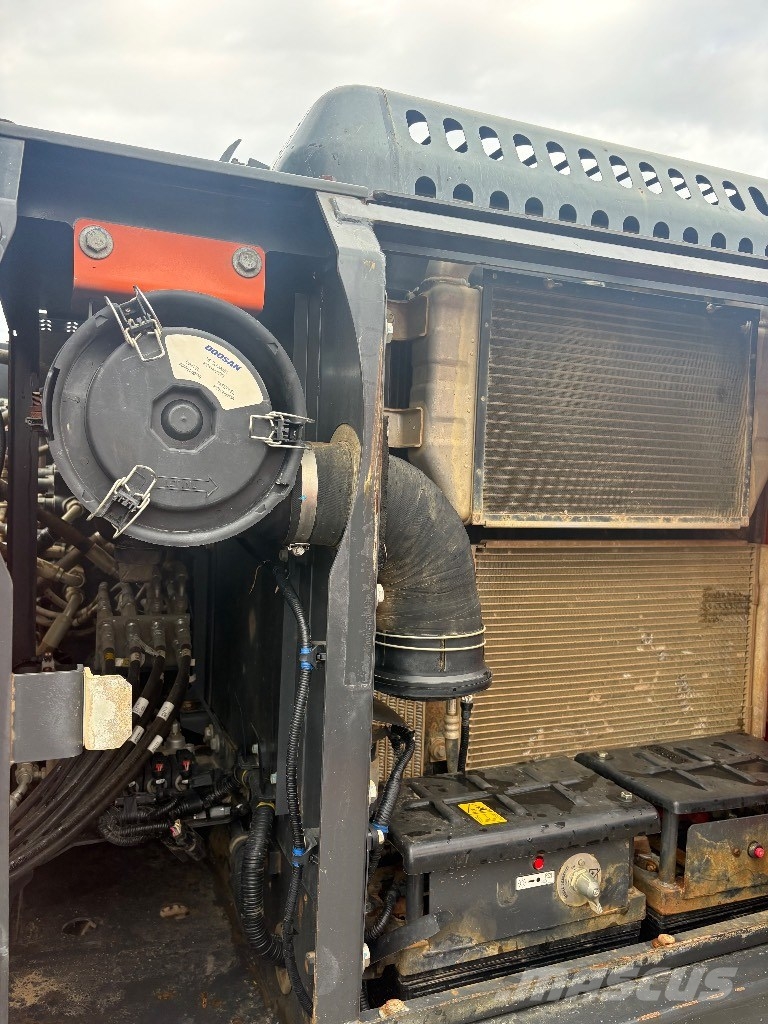 Doosan DX140LC-5 Pelle sur chenilles
