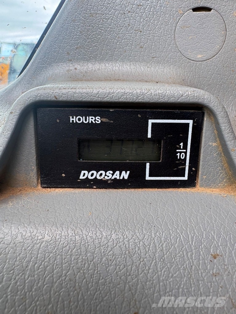 Doosan DX140LC-5 Pelle sur chenilles