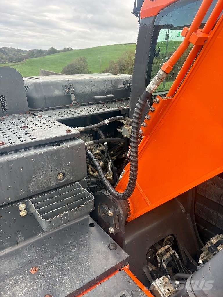 Doosan DX140LC-5 Pelle sur chenilles