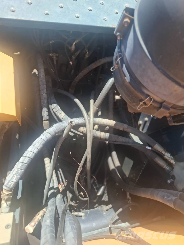 Hyundai HX 300 Paletli ekskavatörler