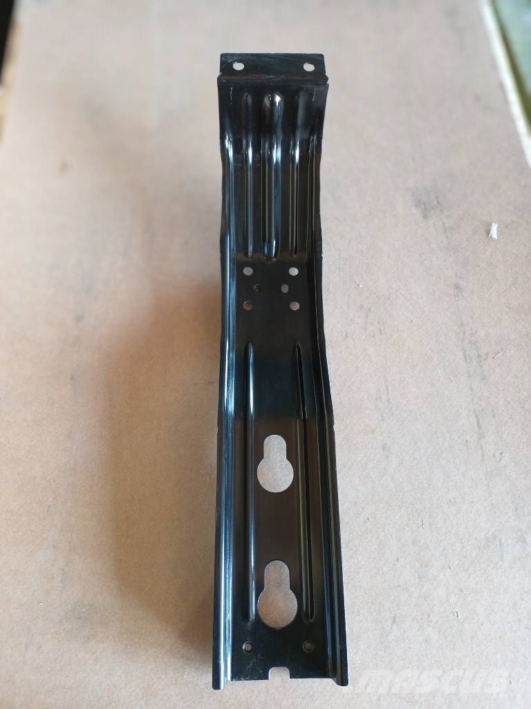 Volvo BRACKET 82144986 底盘和悬架