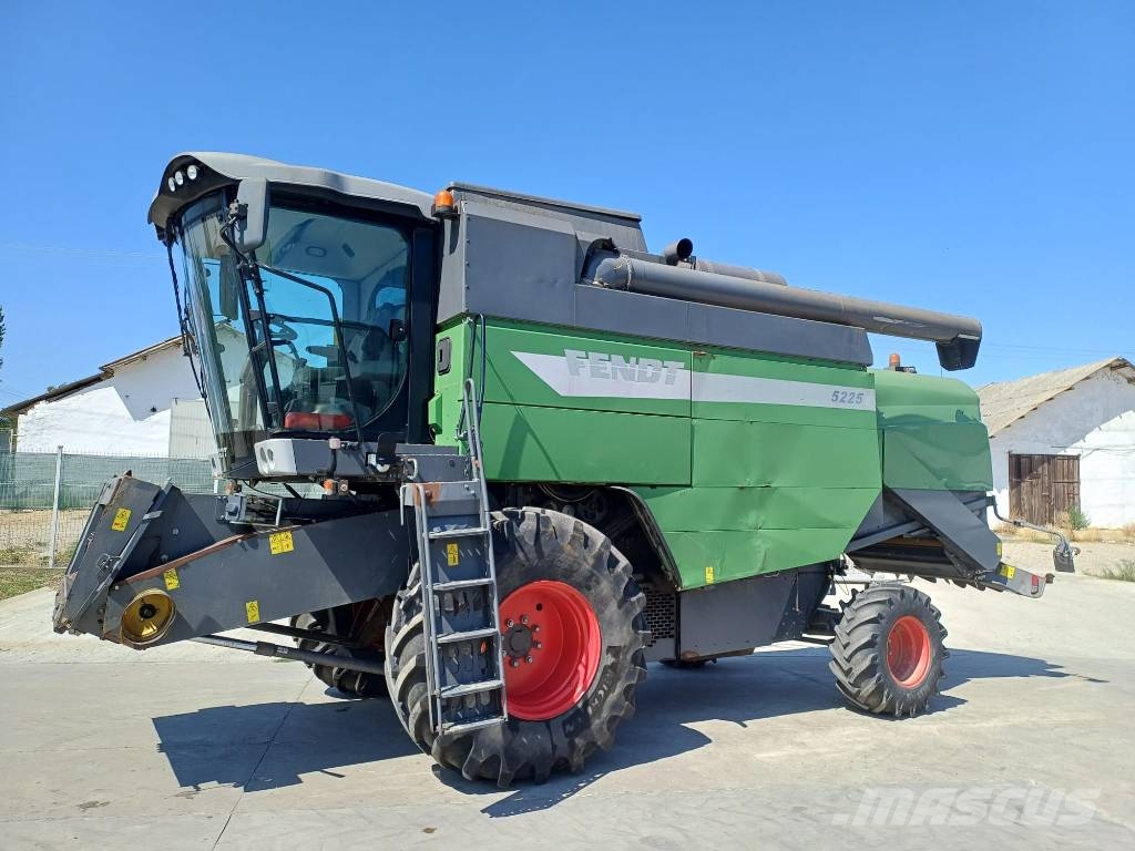 Fendt 5225 E Combine harvesters