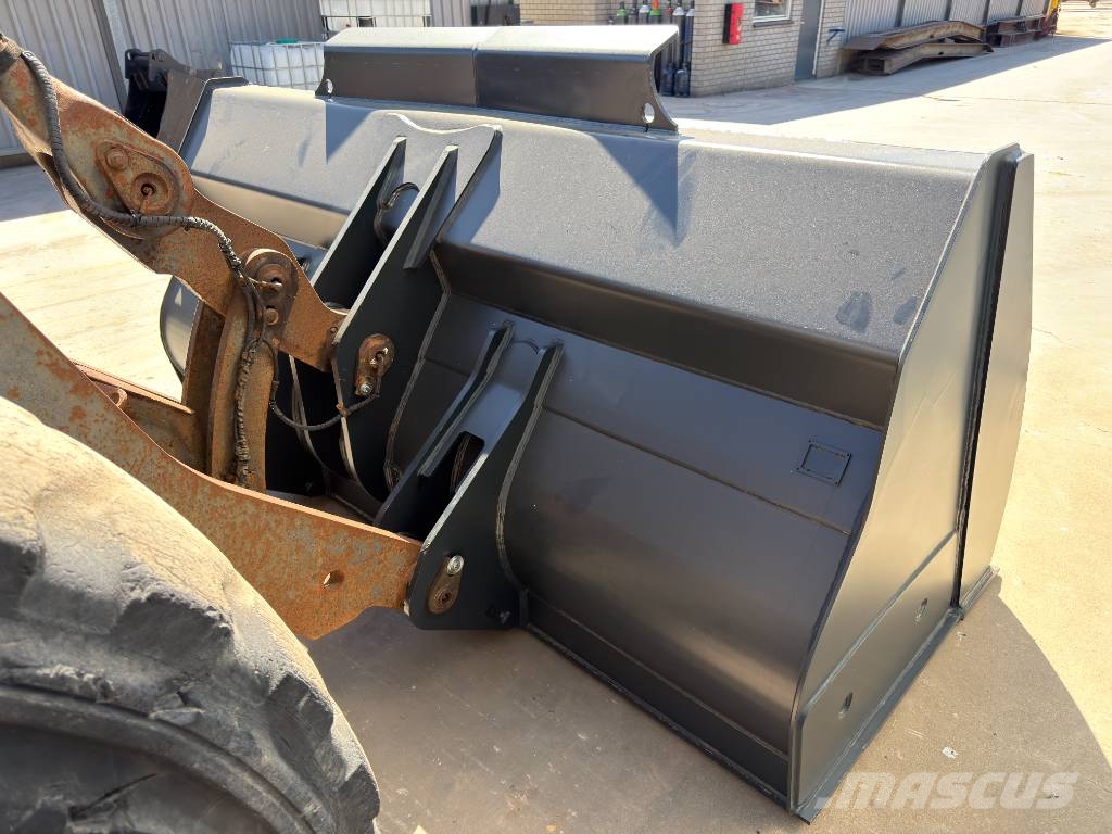 Volvo L120F Rataslaadurid